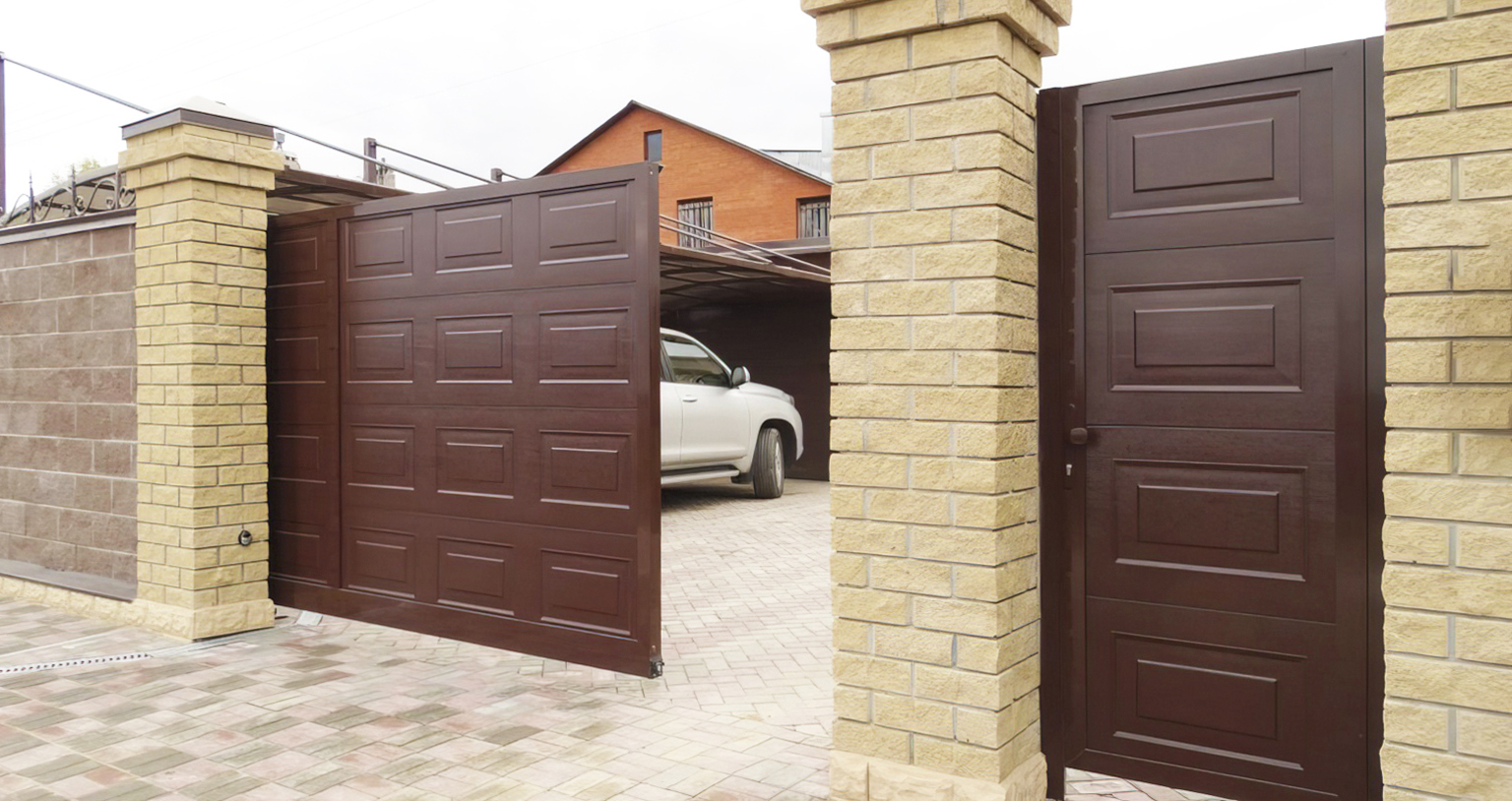 Ворота с калиткой в Пятигорске под ключ